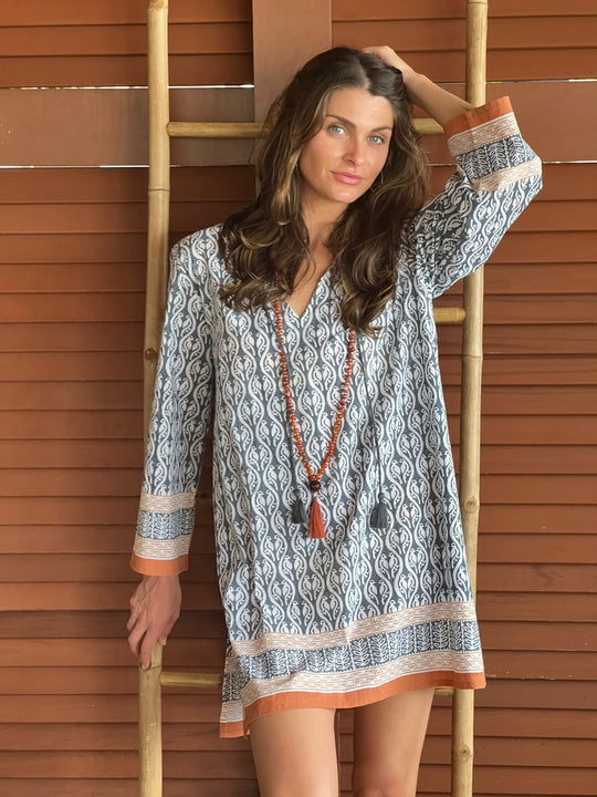 Tina Fey's Printed Tunic on Netflix's The Four Seasons: The Story Behind the Lovebirds Tunic